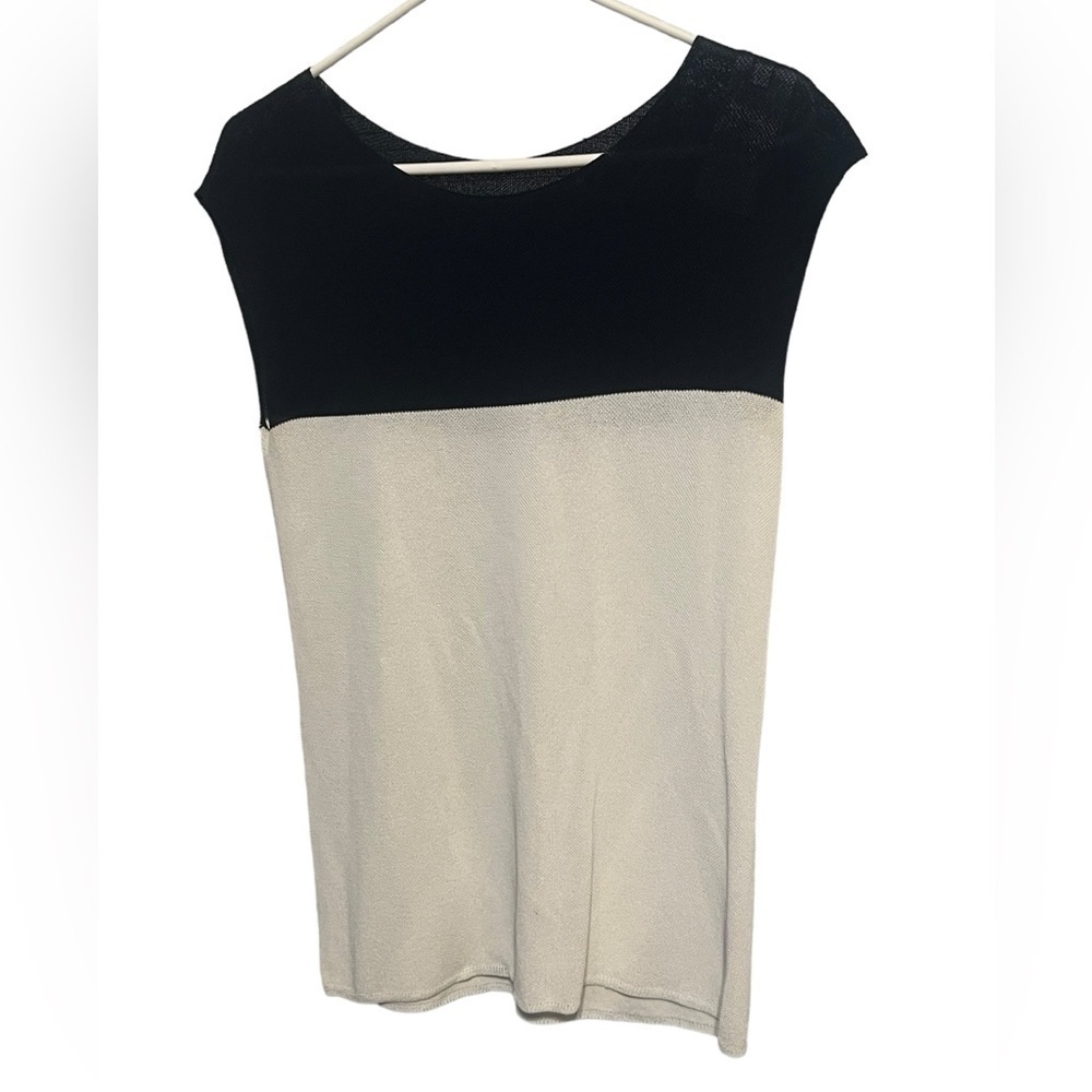Armani blue and white sleeveless lightweight knit scoop neck top